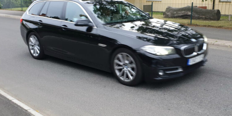 Bil på Vallevägen, Skövde