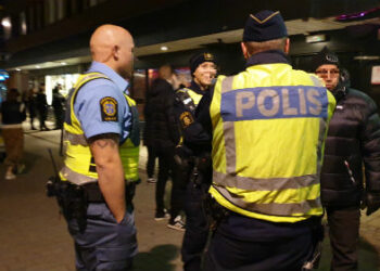 Poliser vid S:t Sigfrids gata i Skövde