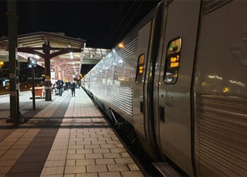 Tåg vid Skövde Resecentrum