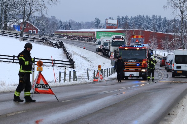 Riksväg 47 stängdes av efter olycka