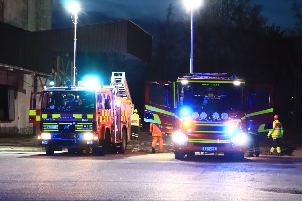 Två till sjukhus efter brand i Tidan