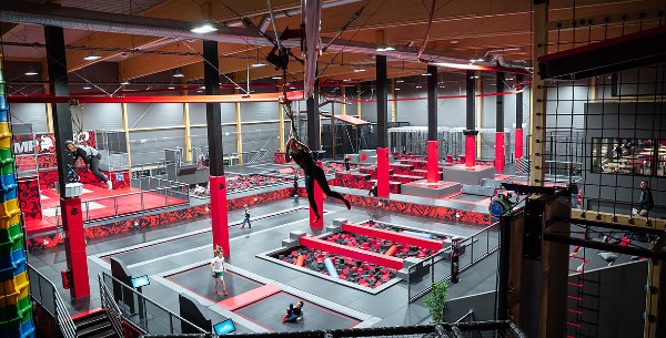 Trampolinpark öppnar i Stallsikens handelsområde