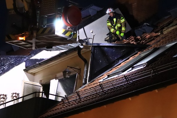 Fyra till sjukhus efter lägenhetsbrand i Tidaholm