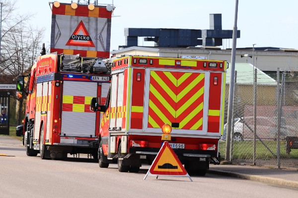 Bilist i olycka nära vårdcentral