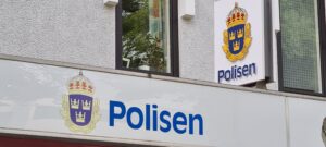 Polishuset i Skövde, polisskylt