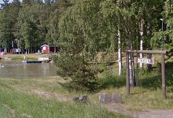 Kvinna död efter drunkningslarm