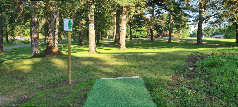 Utsikt från tee på discgolfbanan i Karstorp, Skövde