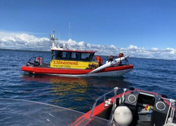 Kanotist försvann på Vättern – hittades vid liv efter stor sökinsats