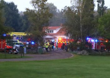 Flera styrkor kallades till brand i Stenum