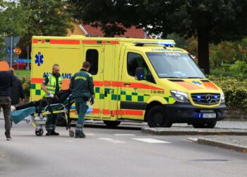 Cyklist påkörd i Skara – Fördes till sjukhus