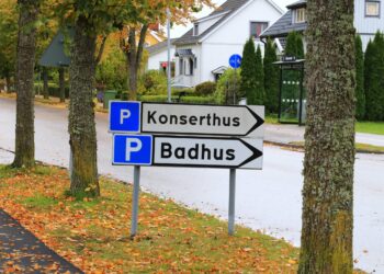 Vara kommun - Konserthus/Badhus