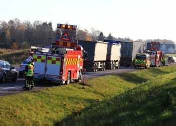 Trafikolycka på E20 – stopp i trafiken