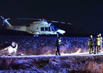 Två till sjukhus efter olycka utanför Falköping
