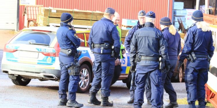 Sökandet efter försvunna Amela fortsätter – en man är anhållen misstänkt för människorov