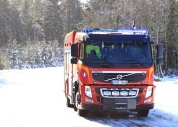 Trafikolycka utanför Skara – två lastbilar krockade