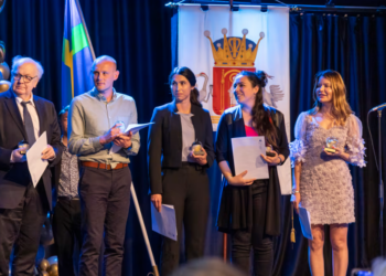 Guldäpplet delades ut till årets lärare på Högskolan i Skövde