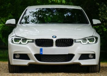 Polisen varnar BMW-ägare i Skövde