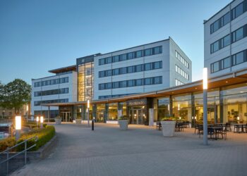 Studenter och arbetsliv möts på mässa i Skövde