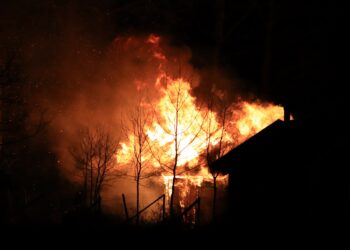 Larm om övertänd villa i Forsvik