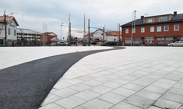 Laddstolpe ska sättas upp på torg i Grästorp