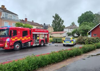 Lägenhet totalförstörd efter brand – misstänkt mordbrand