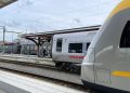 två tåg vid Göteborgs Centralstation