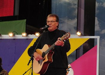 Lasse Berghagen har avlidit