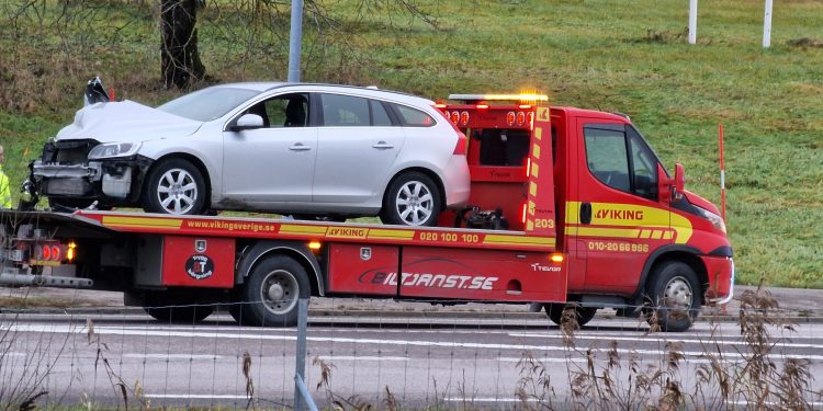 Just nu: larm om trafikolycka med lastbil