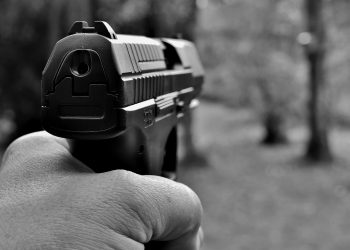 16-åring åtalad för rån på buss – visade klipp på pistol