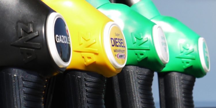 JUST NU: Billigare bensin och diesel – osäkert i framtiden