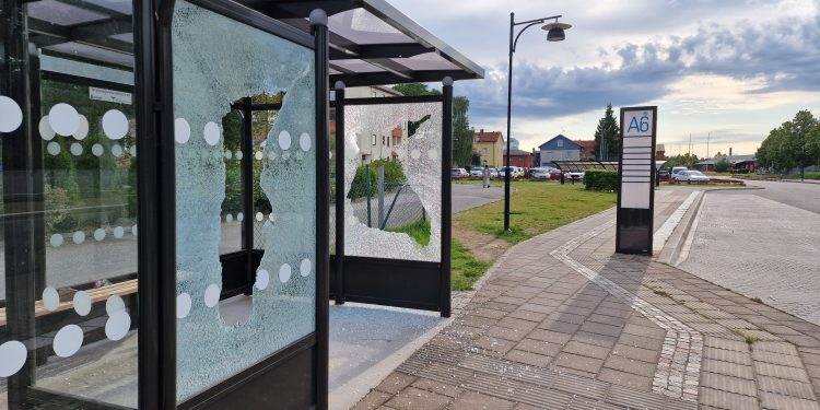 Vandaliserad busskur