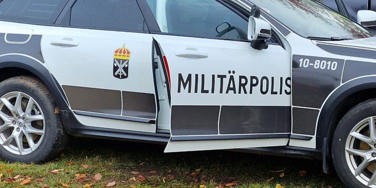 Militärpolisbil