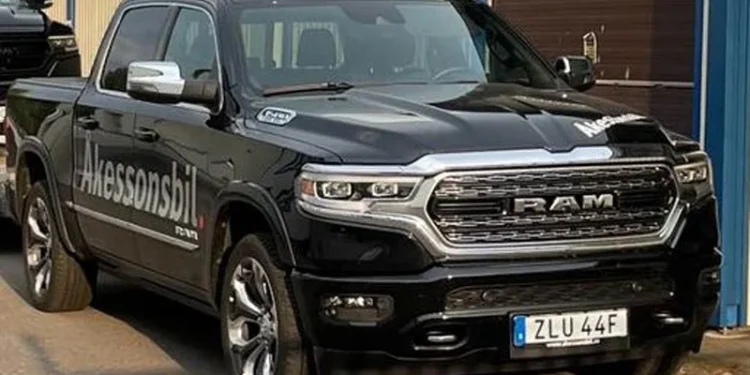 Bilstöld av Dodge Ram 1500 i Källby.