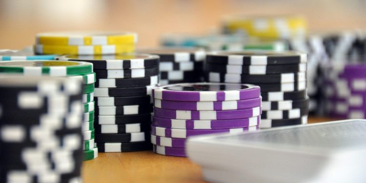Spelmarkörer som används vid poker och spelkort.