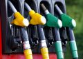 Glädjebesked för bilister, bensin och diesel blir billigare, en oväntad effekt finns dock.