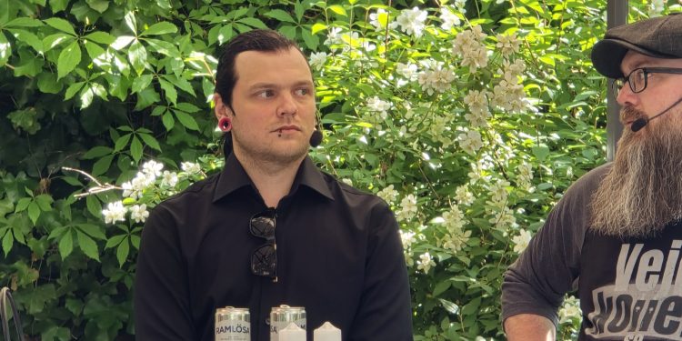 Linus Gustafsson, ägare och grundare till Koyuki Vapor AB